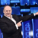 Gerry Scotti co-conduttore della prima serata di Sanremo 2025? L’indiscrezione di Dagospia
