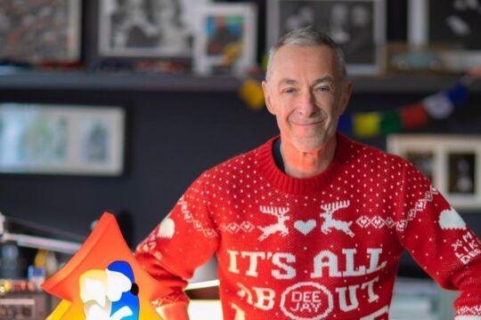Un mese a Natale: a Radio Deejay iniziano i preparativi