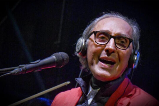 Morto Franco Battiato: le radio ricordano il Maestro senza confini