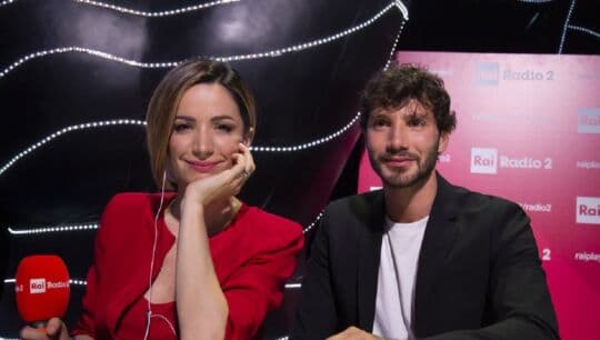 Su Rai 2 arriva Summer Hits con Andrea Delogu e Stefano De Martino