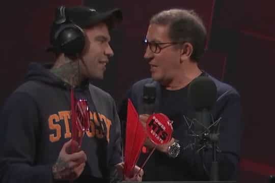 Fedez su RTL 102.5 riceve i nuovi premi “Power Hits Estate 2022”
