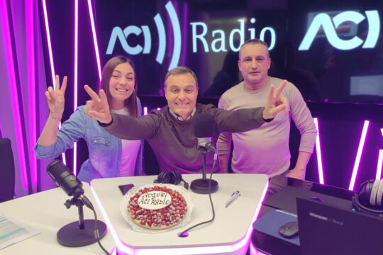 Auguri ACI Radio: un anno di “Passione per la Mobilità”