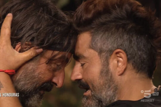 Paolo Noise lascia l’Isola dei Famosi: “Sto soffrendo ma sono felice”