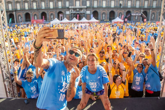 Deejay Ten a Napoli: il grande successo della corsa targata Radio Deejay