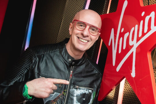 È morto Massimo Cotto, giornalista e conduttore di Virgin Radio