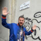 Alessandro Cattelan alla finale di Sanremo 2025 al fianco di Carlo Conti