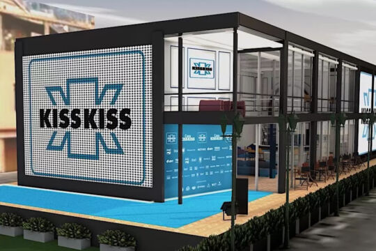 Casa Kiss Kiss torna a Sanremo 2025: dirette, interviste e ospiti esclusivi