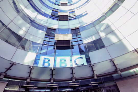 BBC limita l’accesso alle sue radio dall’estero: cambiamenti in arrivo per gli ascoltatori internazionali
