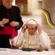 Una voce che unisce: Papa Francesco e la radio