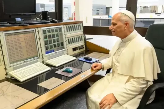Papa Leone XIV in visita al Centro Radio Vaticana: “La tecnologia è missione”