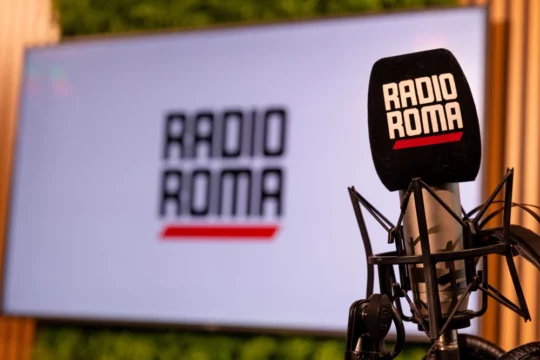 Radio Roma compie 50 anni: tra storia, innovazione e una nuova sfida digitale