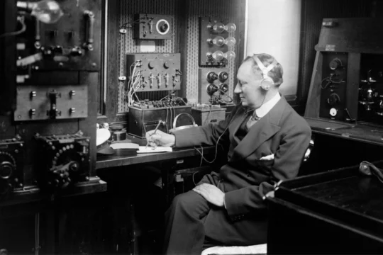 La Radio che salvò vite sul Titanic: storia, curiosità e l’eredità di Marconi