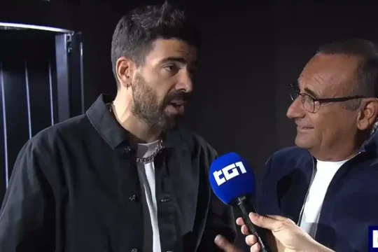 Gianluca Gazzoli alla conduzione di Sanremo Giovani 2025 su Rai2
